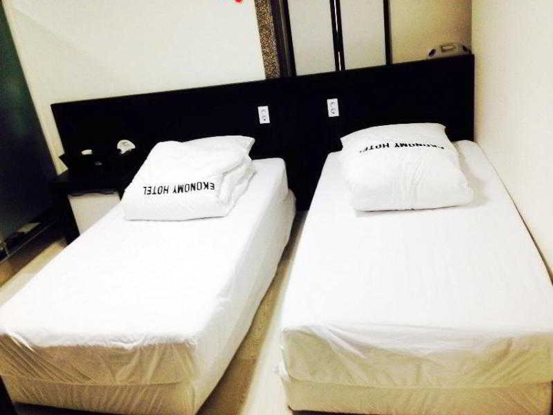 Ekonomy Hotel Nampo Пусан Екстериор снимка