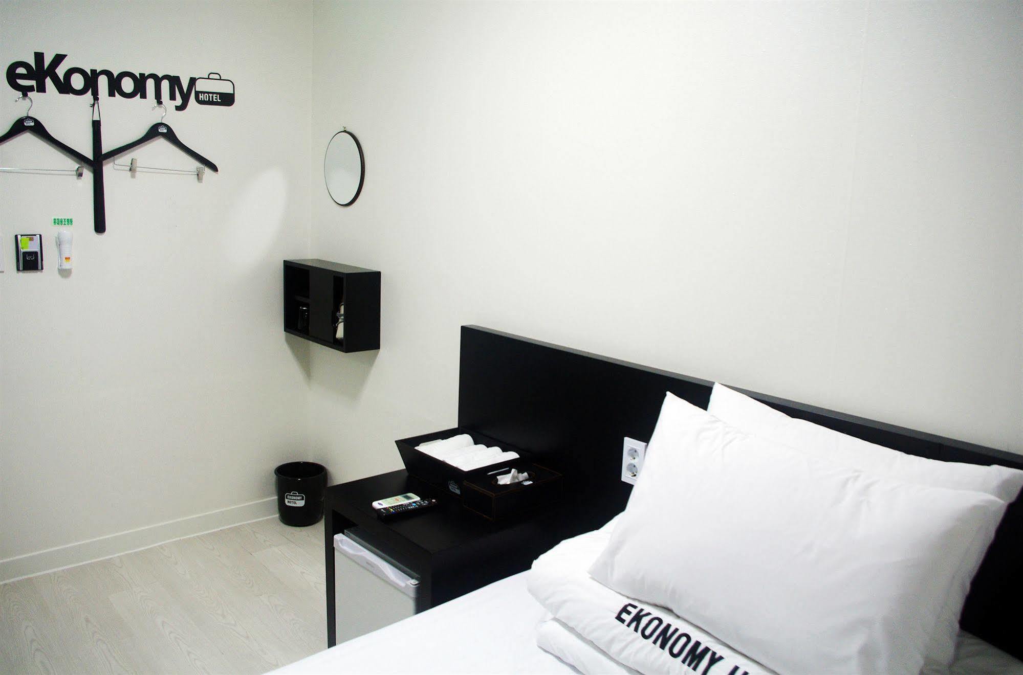 Ekonomy Hotel Nampo Пусан Екстериор снимка
