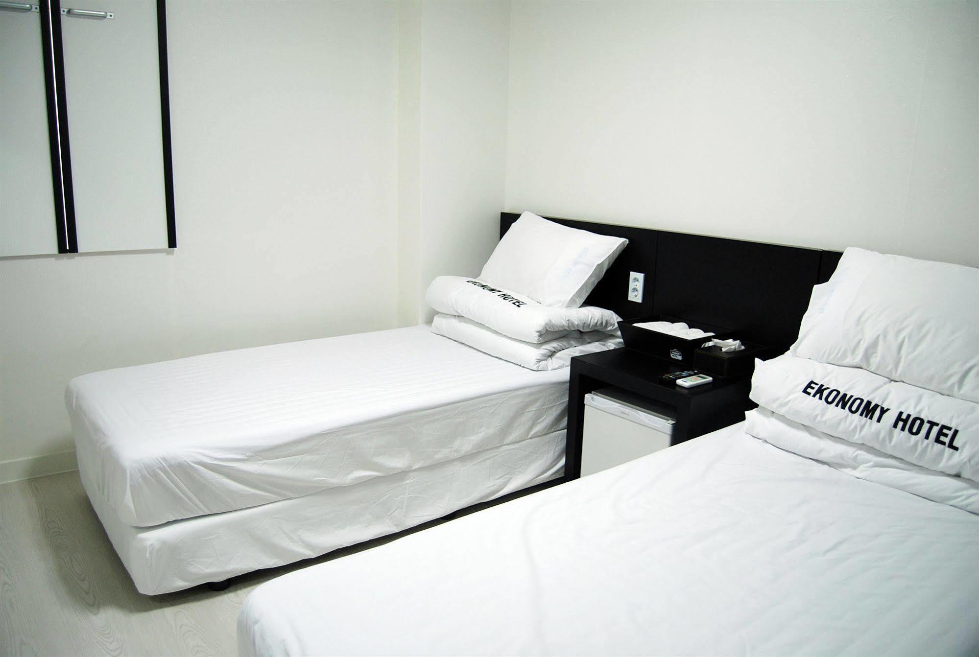 Ekonomy Hotel Nampo Пусан Екстериор снимка