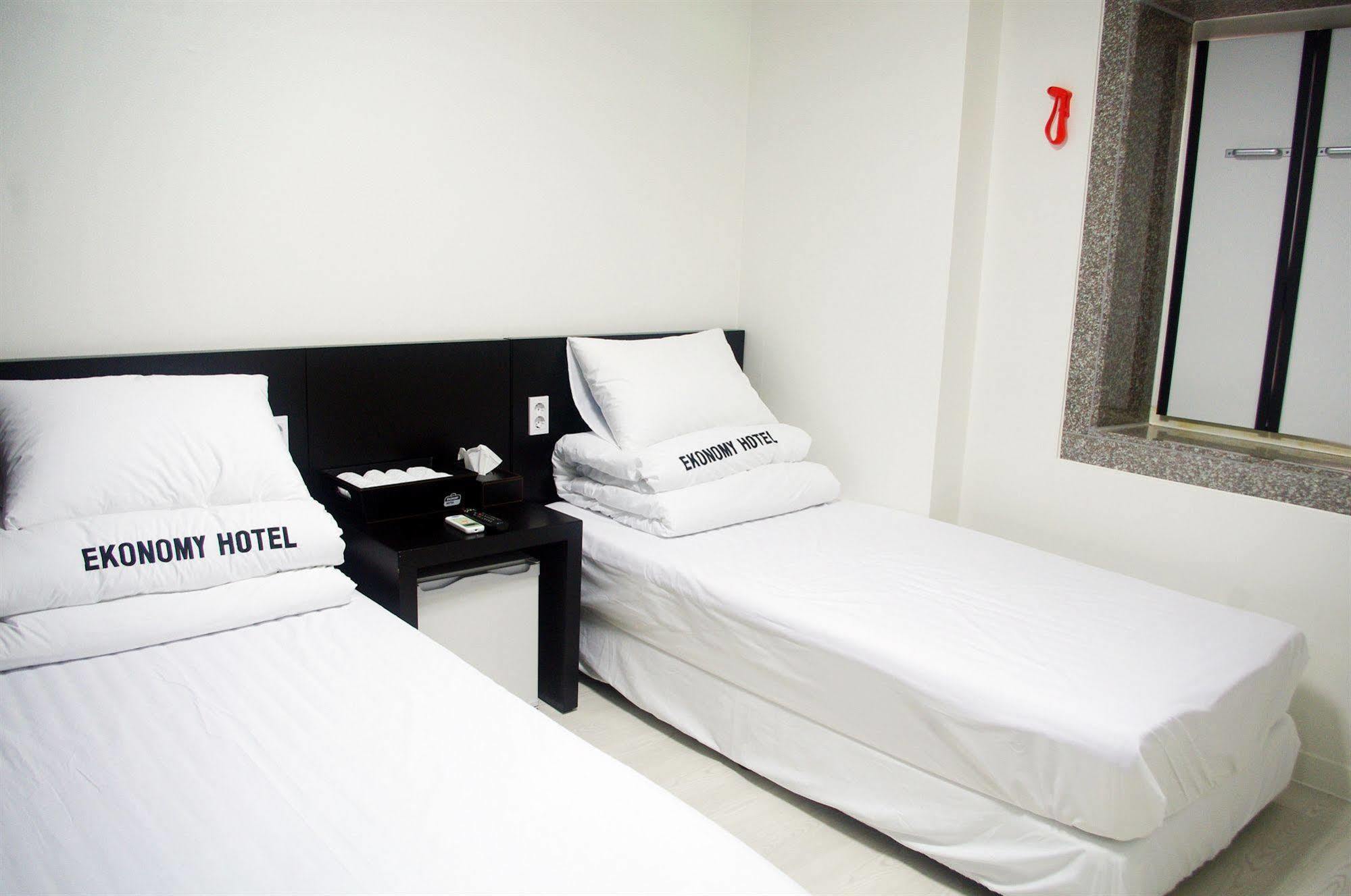 Ekonomy Hotel Nampo Пусан Екстериор снимка